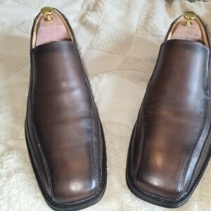 G.H. Bass & Co. NWOT SIZE 11.5M Dark Brown Leather Glenn Loafers